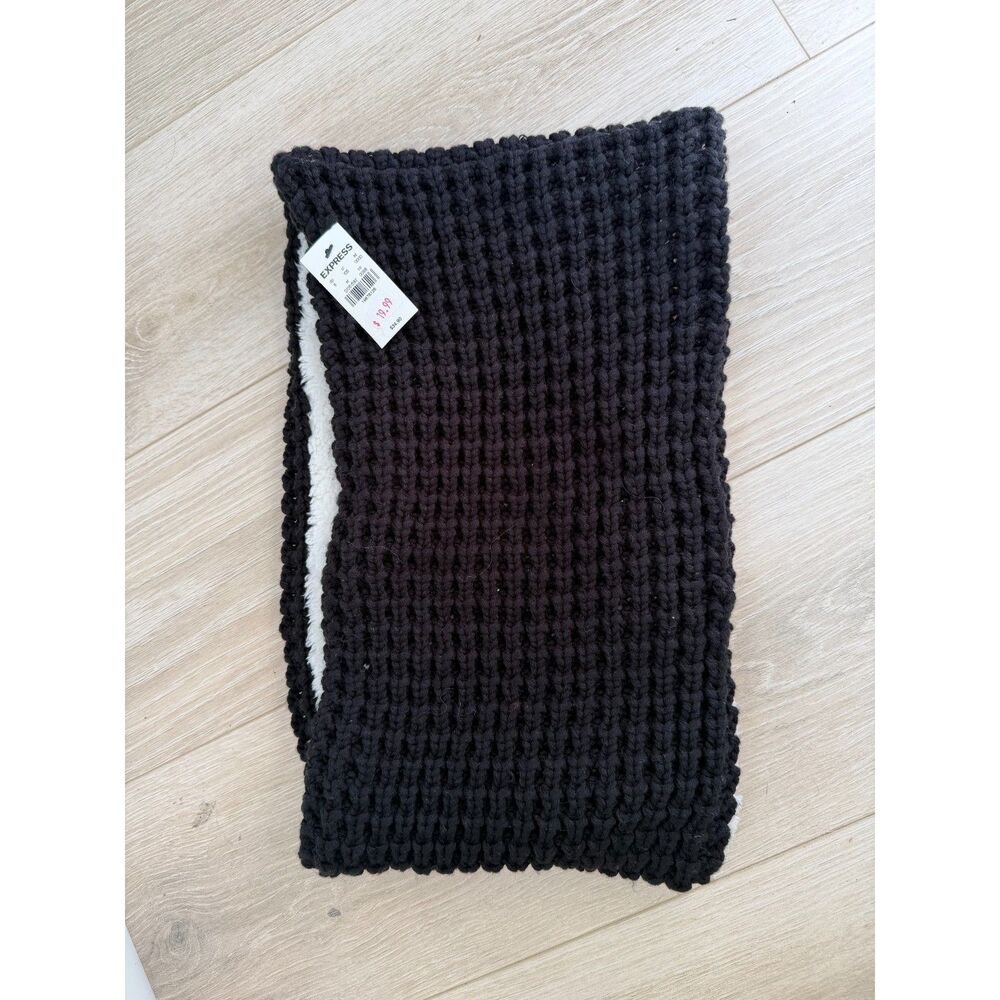 Express NWT Chunky Ribbed Knit Cowl Neck Warmer Scarf 2 Pack